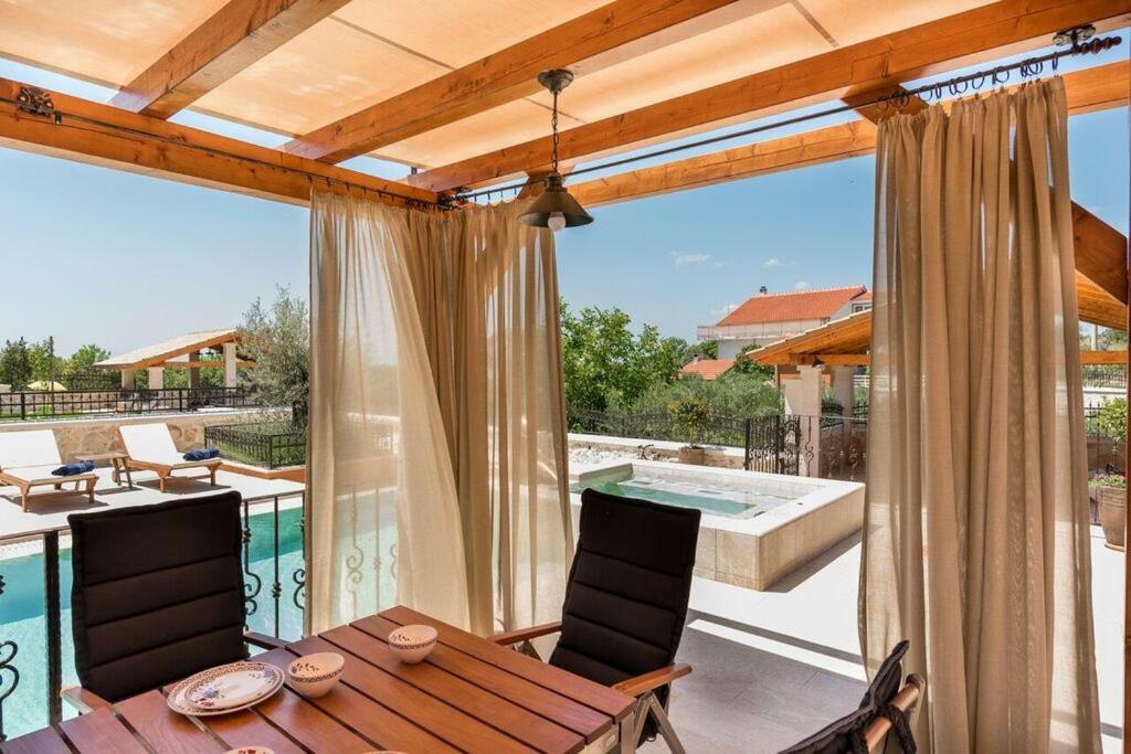Villa Hirundo Rustica Скрадин Екстериор снимка
